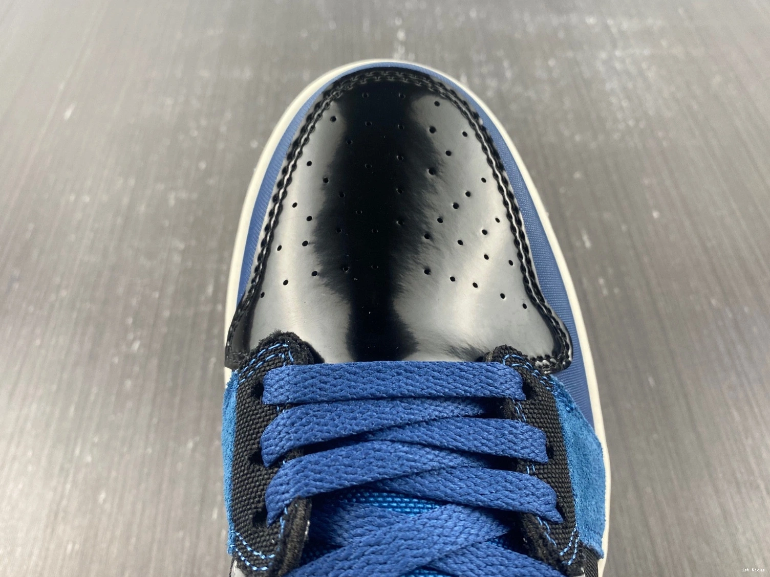 DR8867-400 Jordan Air Navy 1 Low Craft 0412